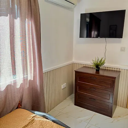 Apartment Dub House 3 *